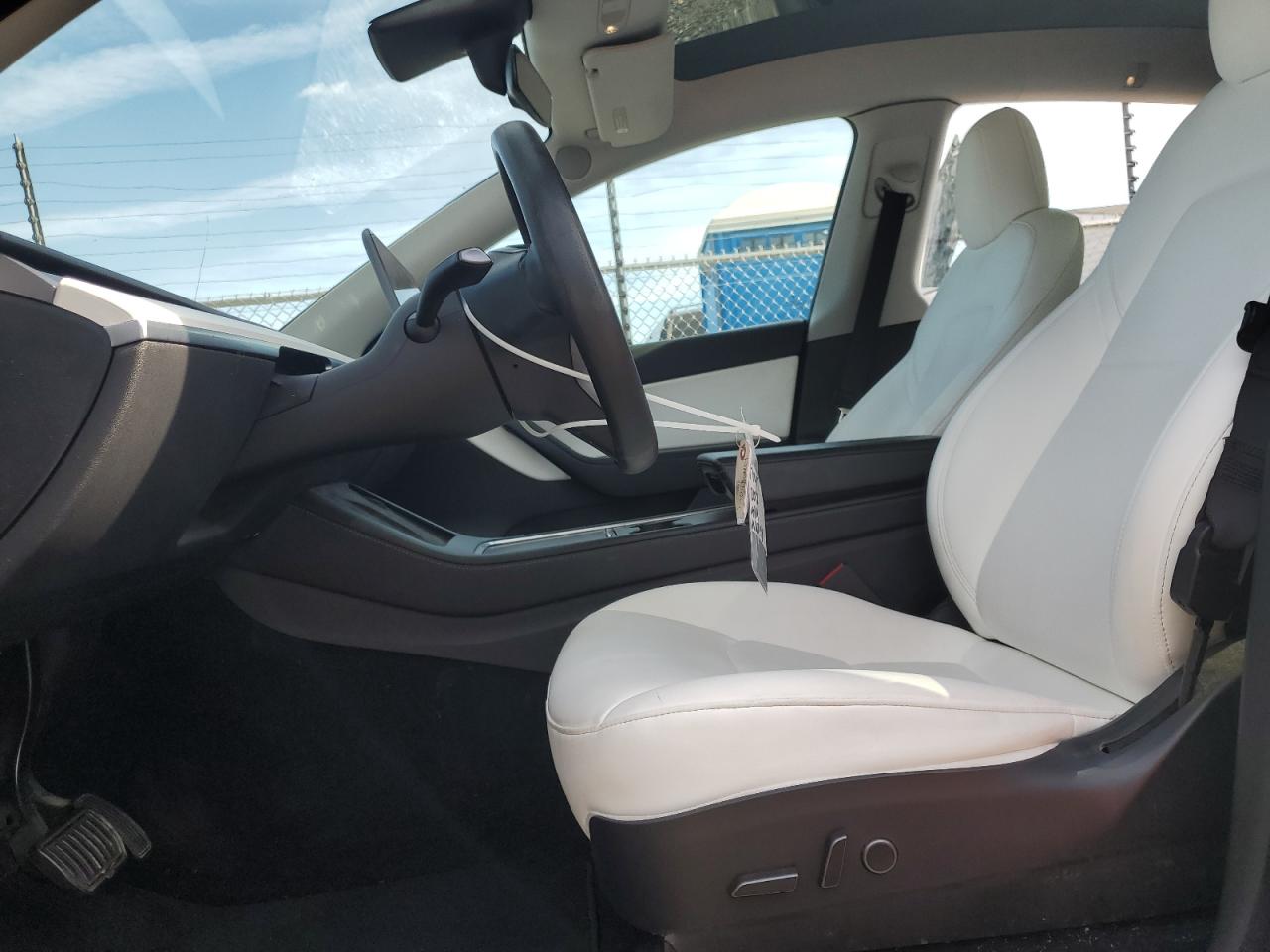 2022 Tesla Model Y VIN: 7SAYGDEE2NF312438 Lot: 84917785