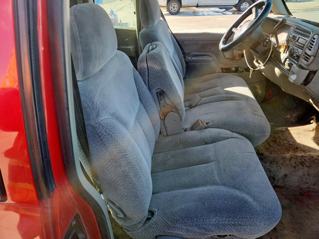 1999 GMC Sierra C1500 VIN: 1GTEC19R1XR511064 Lot: 90084625