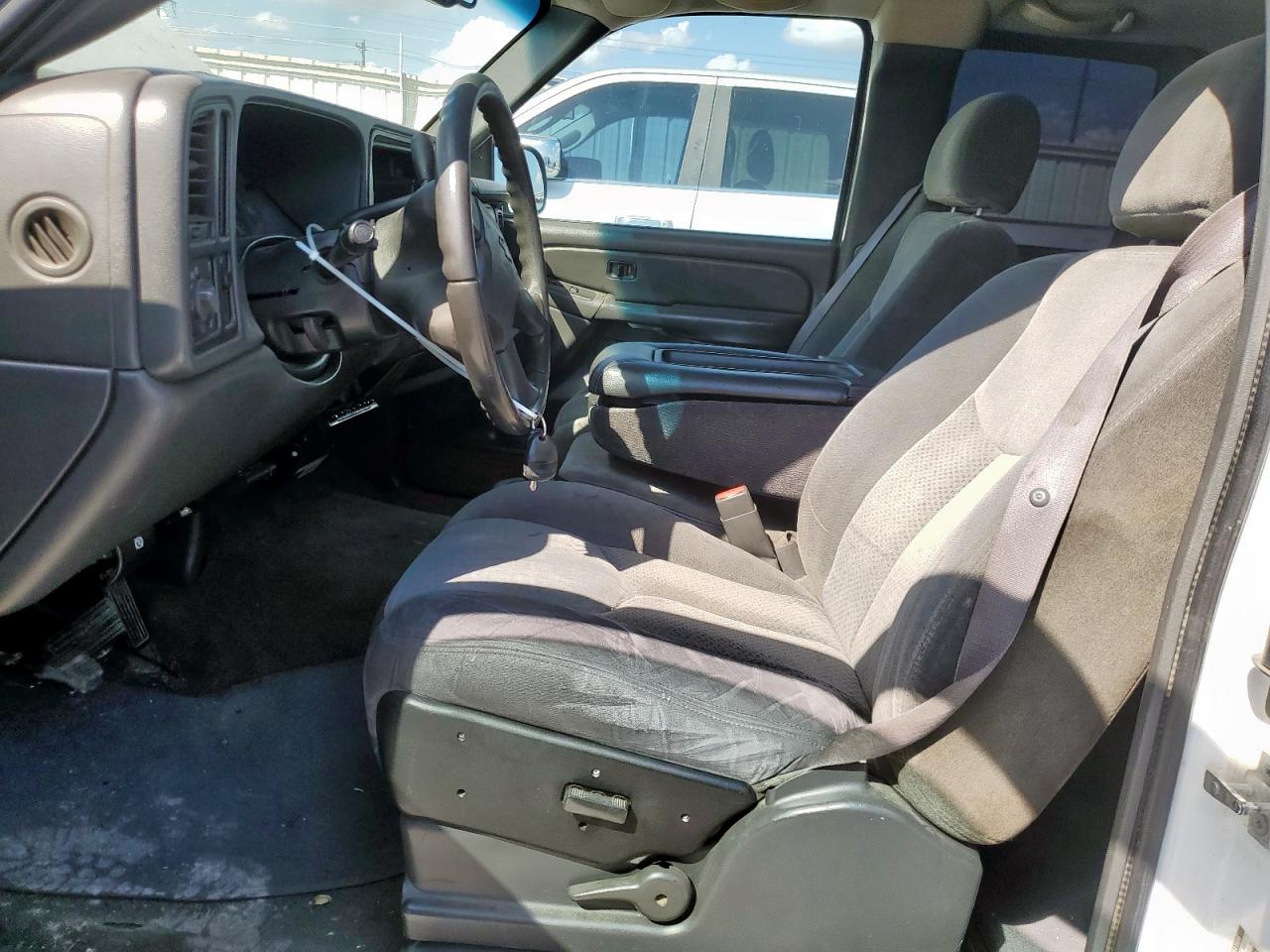 2004 Chevrolet Silverado C1500 VIN: 2GCEC19T941300727 Lot: 85302805