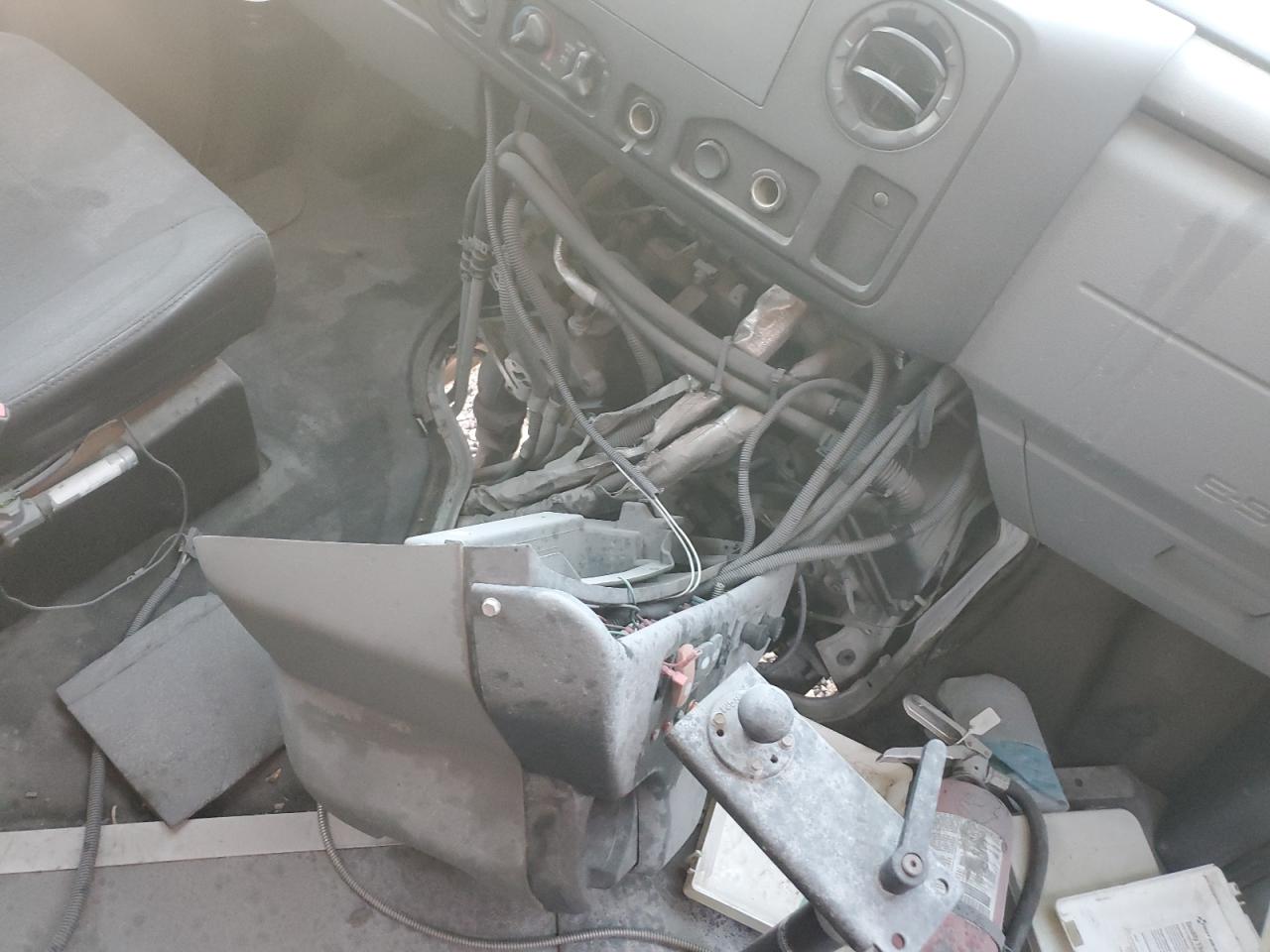 2018 Ford Econoline E450 Super Duty Cutaway Van VIN: 1FDFE4FS7JDC36095 Lot: 87280215