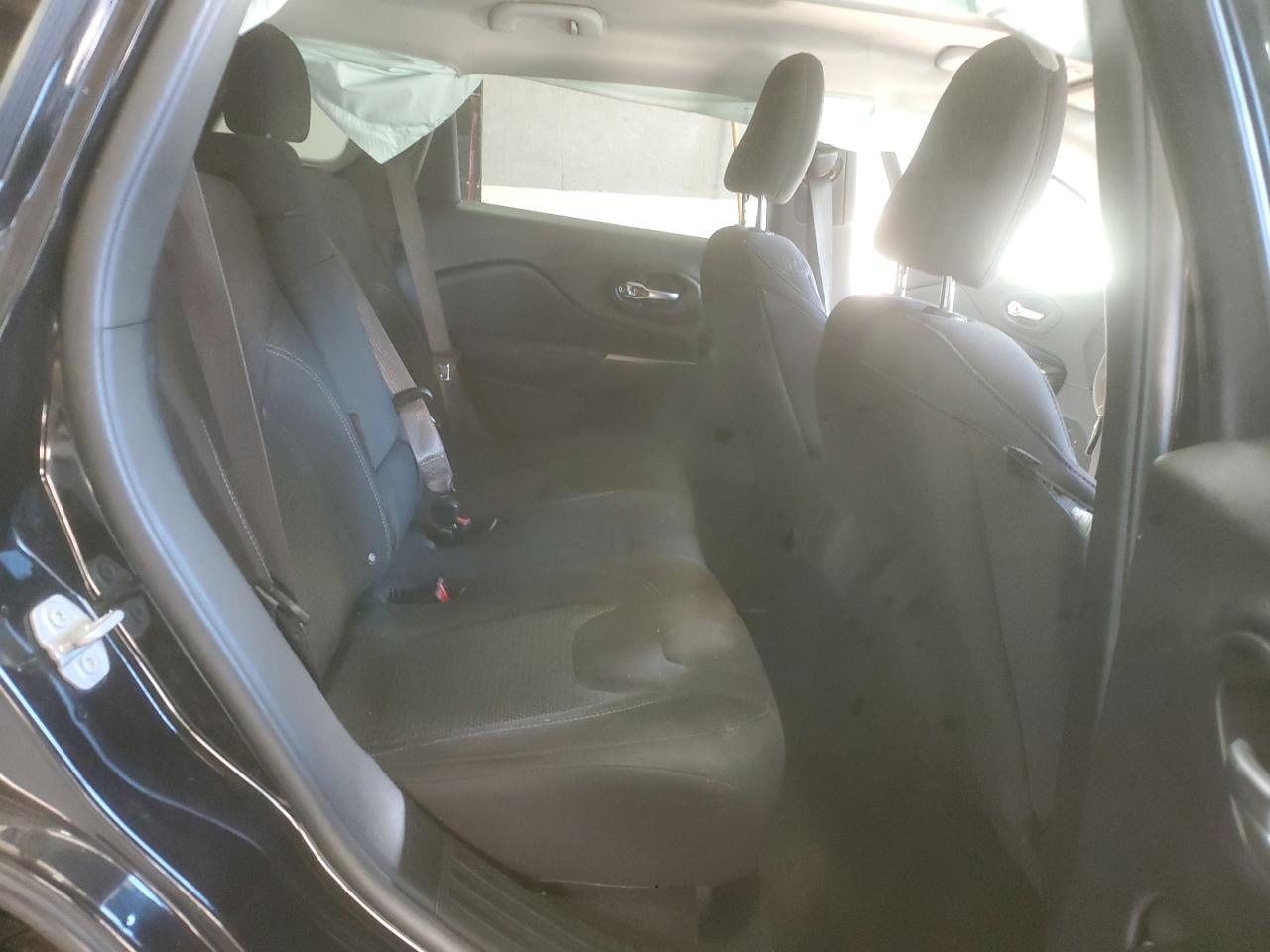 2019 Jeep Cherokee Latitude VIN: 1C4PJLCB4KD145371 Lot: 90047915