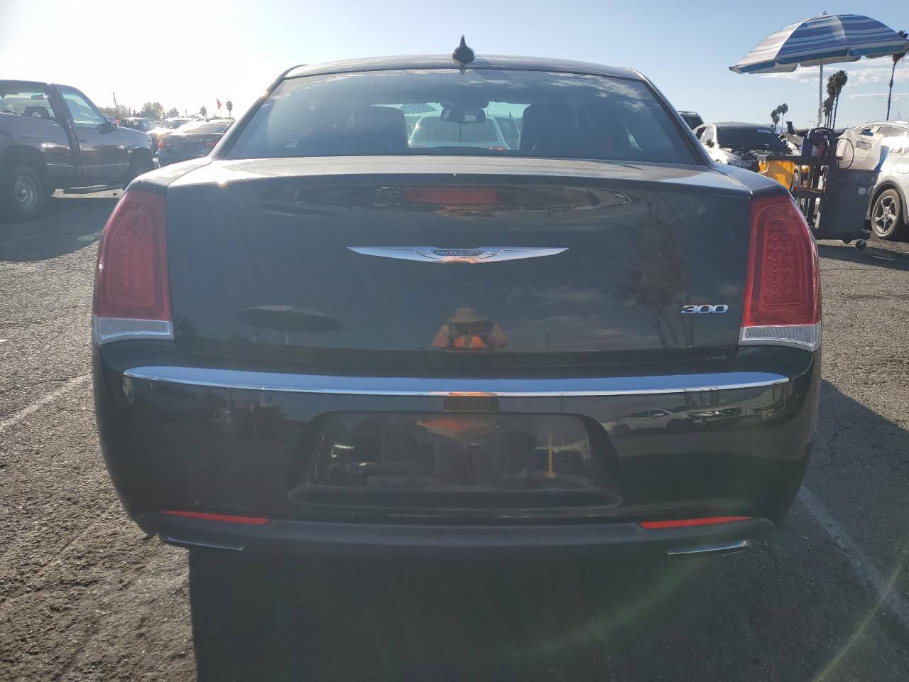 2015 Chrysler 300 Limited VIN: 2C3CCAAG2FH920887 Lot: 89708215