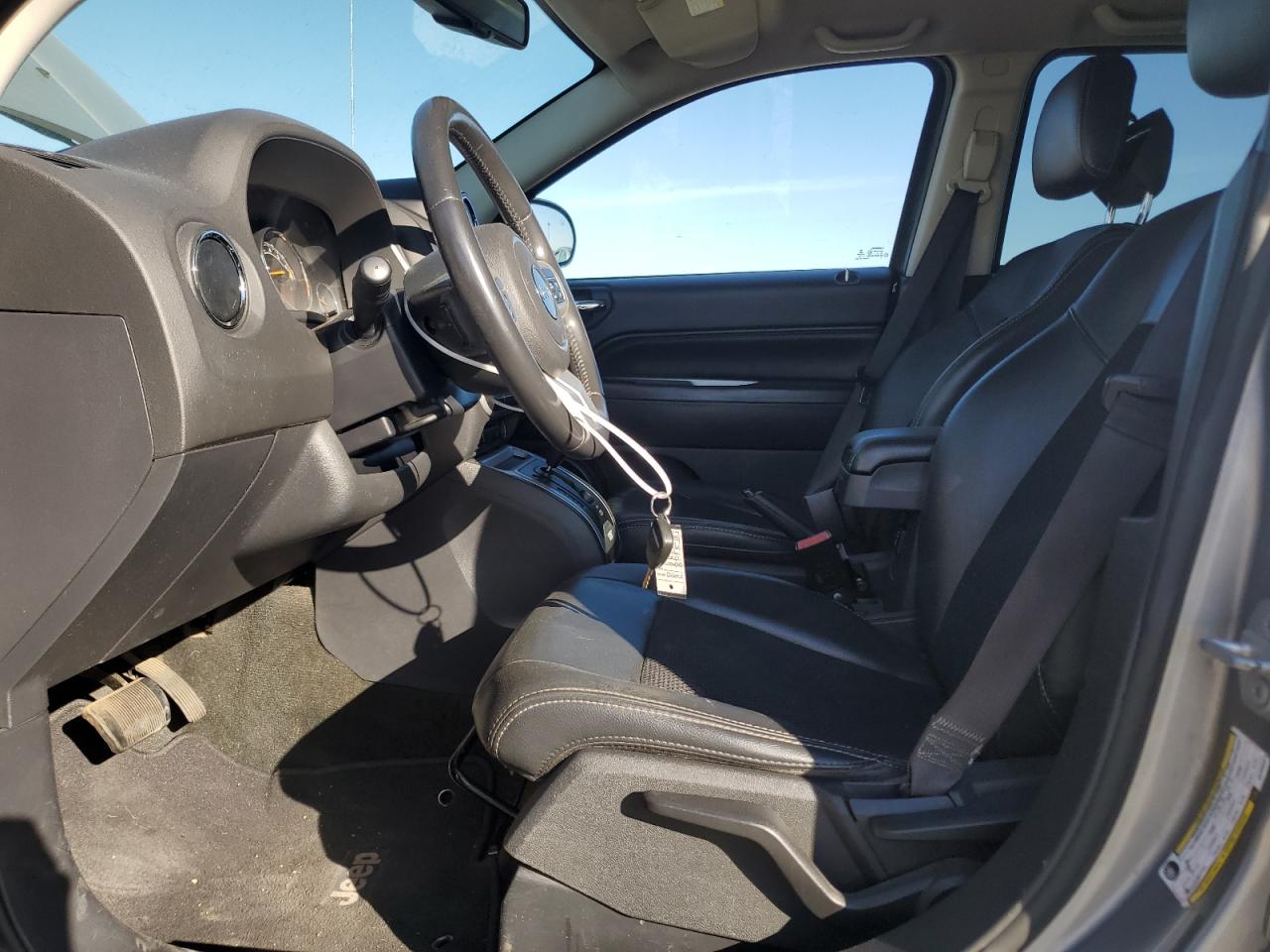 2016 Jeep Compass Latitude VIN: 1C4NJDEB7GD758523 Lot: 90304905