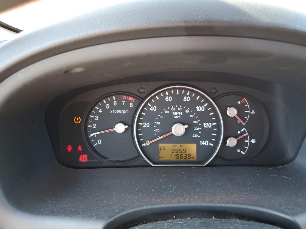 2009 Kia Rondo Base VIN: KNAFG529597262502 Lot: 81885225