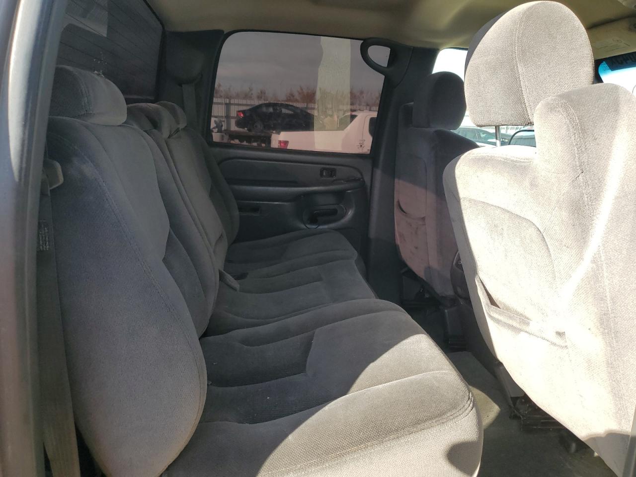 2005 GMC Sierra K2500 Heavy Duty VIN: 1GTHK23215F818072 Lot: 86513045