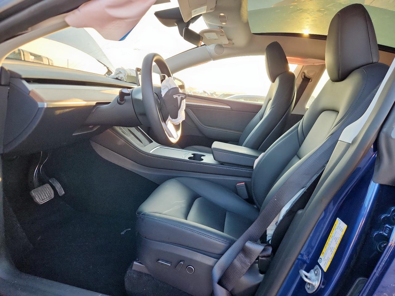 2024 Tesla Model Y VIN: 7SAYGDED4RA326724 Lot: 89837295