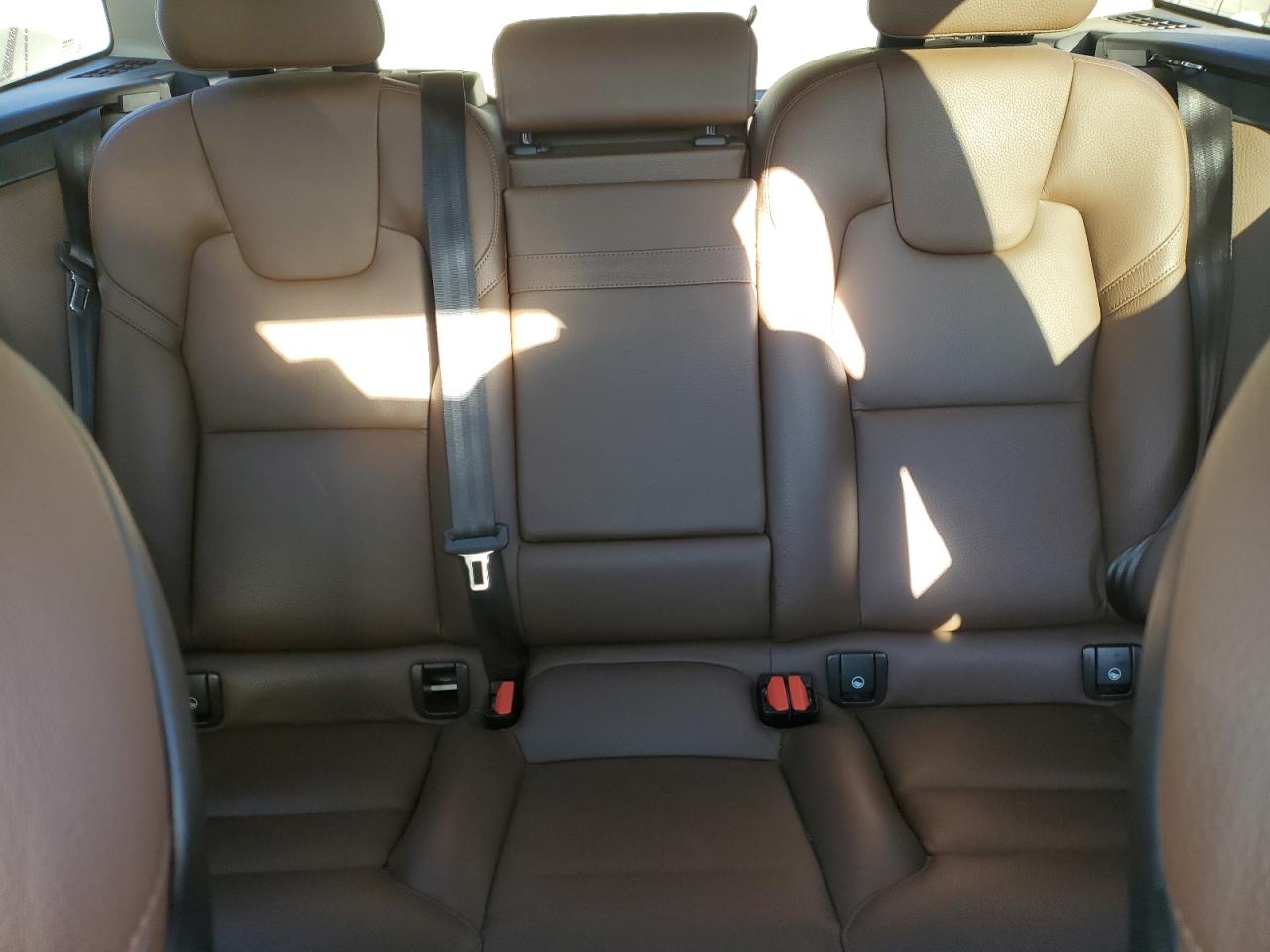 2018 Volvo Xc60 T5 VIN: LYV102RK0JB068923 Lot: 90018685