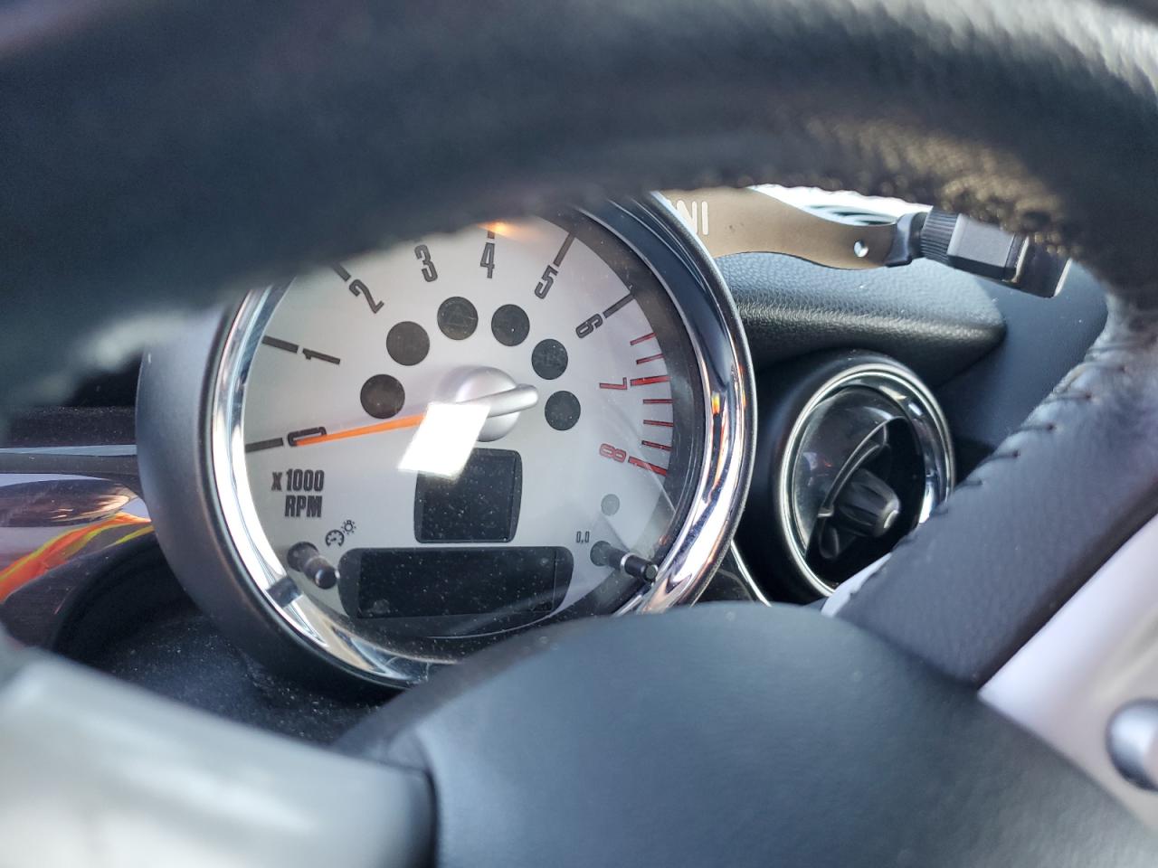 2009 Mini Cooper S VIN: WMWMF73599TW86001 Lot: 89833235