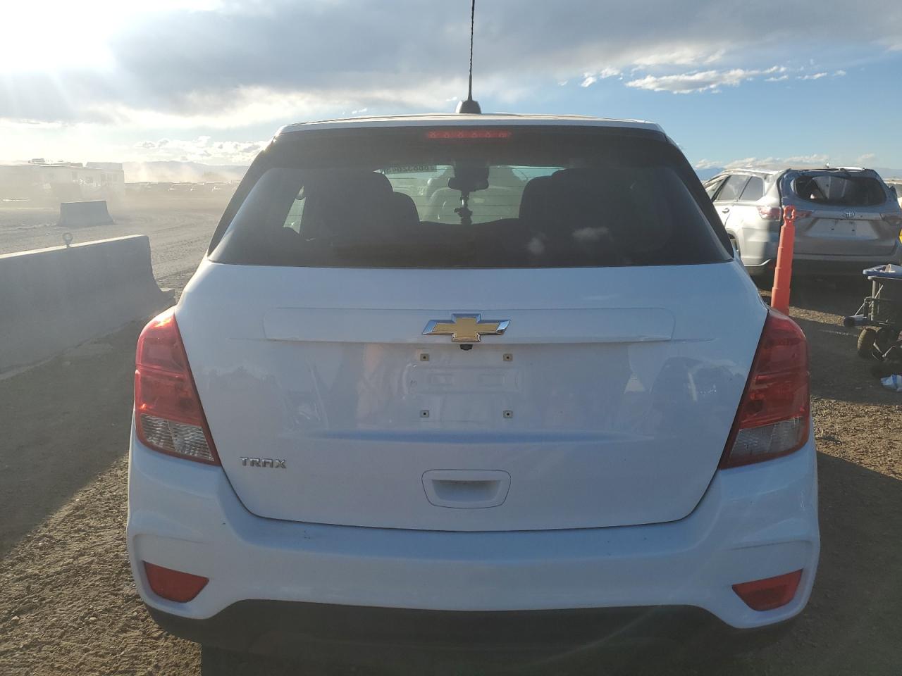 2018 Chevrolet Trax Ls VIN: 3GNCJKSB0JL356416 Lot: 86832645