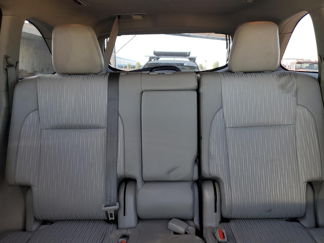 2018 Toyota Highlander Le VIN: 5TDZZRFH0JS282167 Lot: 82664605