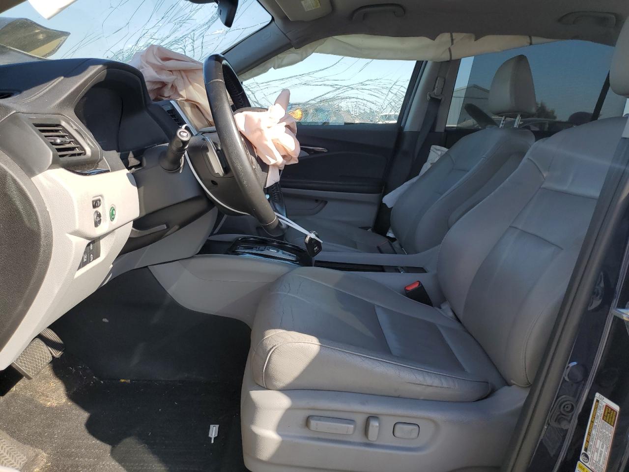 2016 Honda Pilot Touring VIN: 5FNYF6H92GB038039 Lot: 82610365