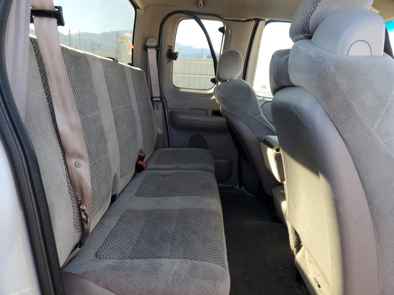 2002 Ford F150 VIN: 1FTRX18L22NA28265 Lot: 86856555