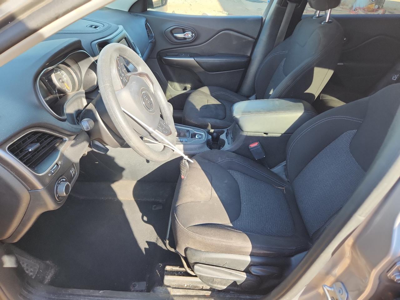 2020 Jeep Cherokee Latitude VIN: 1C4PJLCB7LD570066 Lot: 81680335