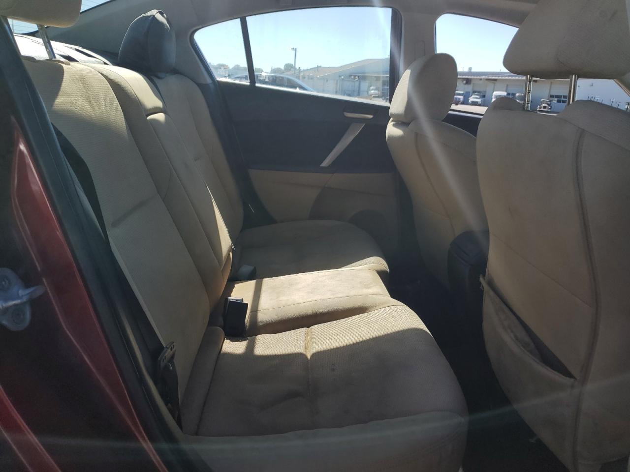 2010 Mazda 3 S VIN: JM1BL1S53A1107568 Lot: 82328605