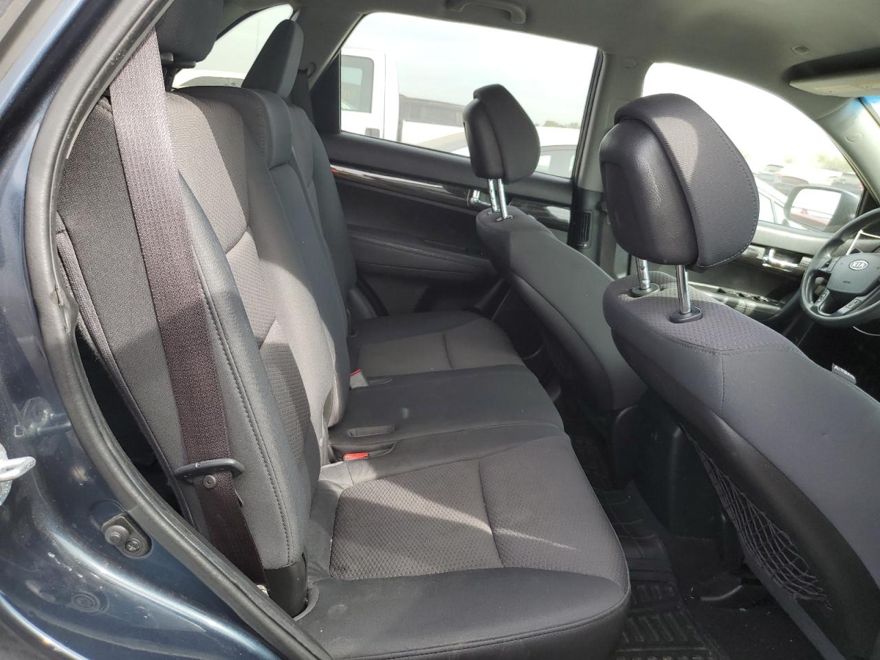 2011 Kia Sorento Base VIN: 5XYKTDA22BG106230 Lot: 82001005