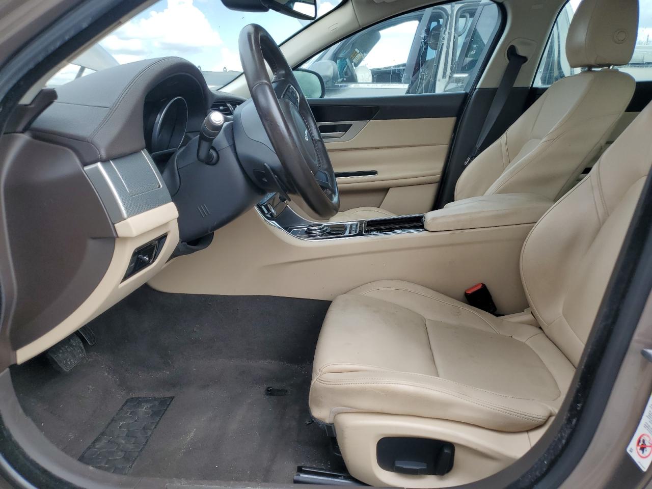 2017 Jaguar Xf Premium VIN: SAJBD4BV3HCY29086 Lot: 81974805