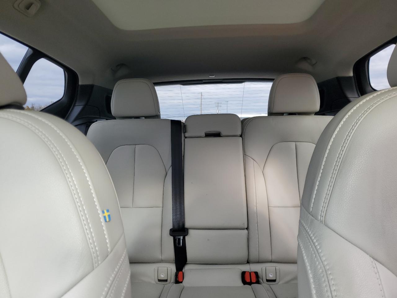 2021 Volvo Xc40 T5 Momentum VIN: YV4162UK3M2421566 Lot: 89510805