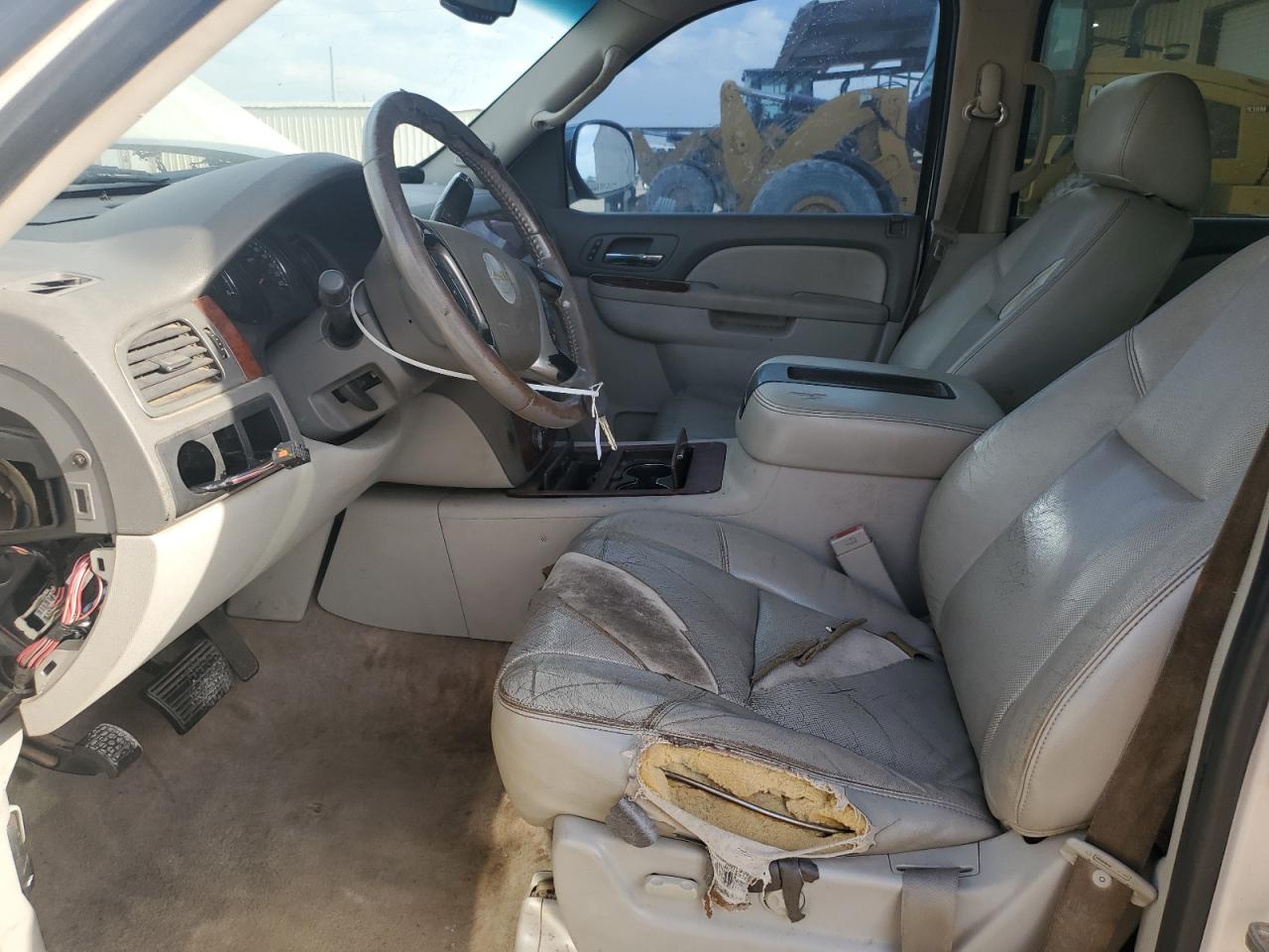 2010 Chevrolet Suburban C1500 Ltz VIN: 1GNUCKE01AR229045 Lot: 86408045