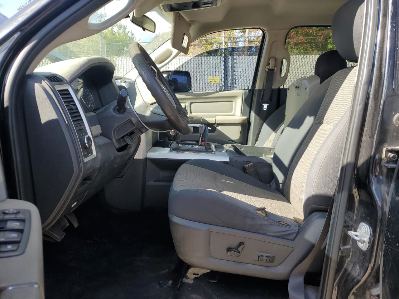 2010 Dodge Ram 1500 VIN: 1D7RV1CT0AS105914 Lot: 82328645