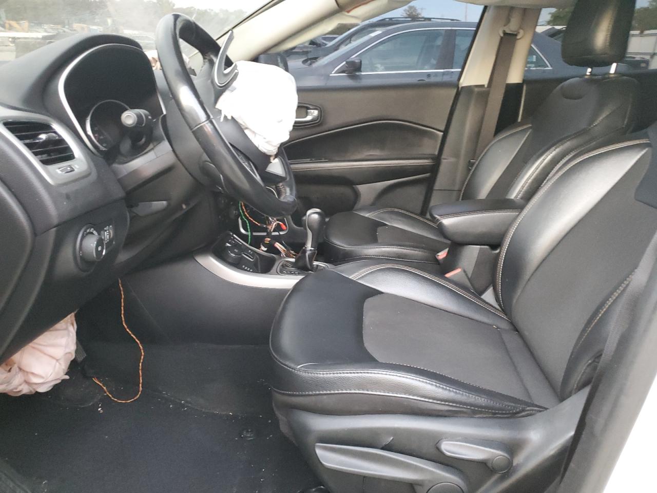 2019 Jeep Compass Latitude VIN: 3C4NJDBBXKT734434 Lot: 84751825