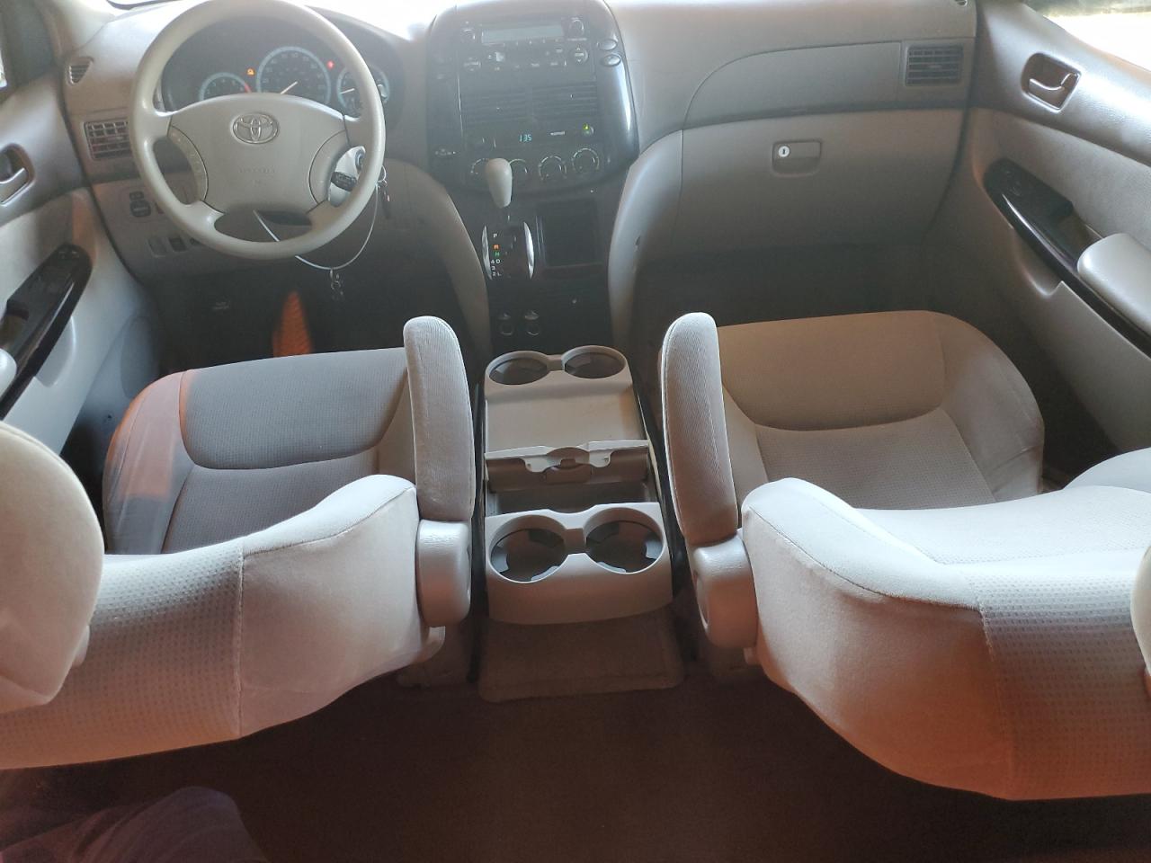 2004 Toyota Sienna Ce VIN: 5TDZA23C94S067964 Lot: 84946475