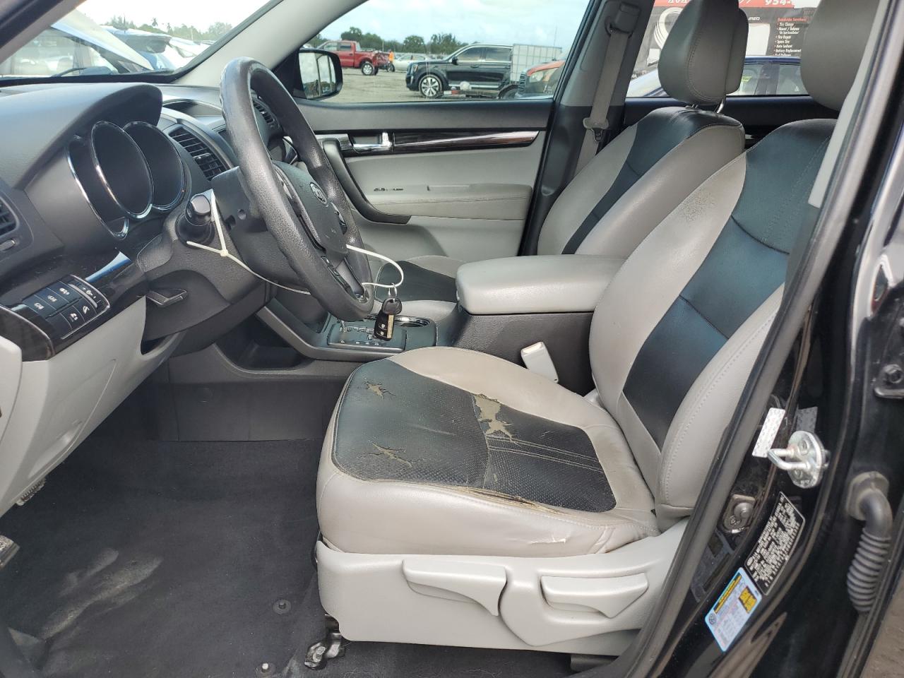 2011 Kia Sorento Base VIN: 5XYKT4A20BG065399 Lot: 85722405