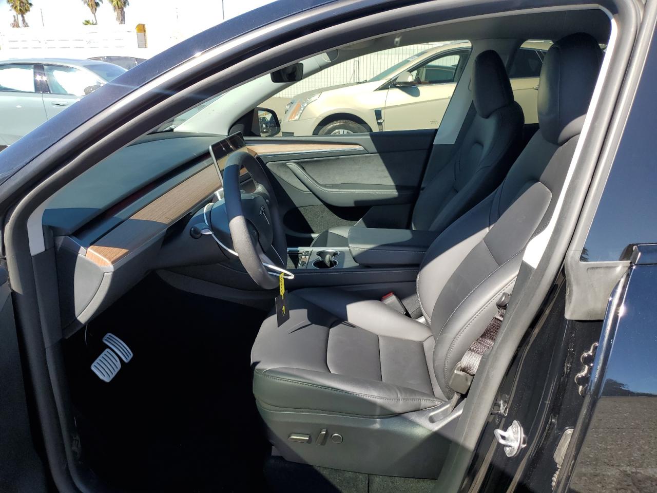 2024 Tesla Model Y VIN: 7SAYGDEF5RF064412 Lot: 87083965