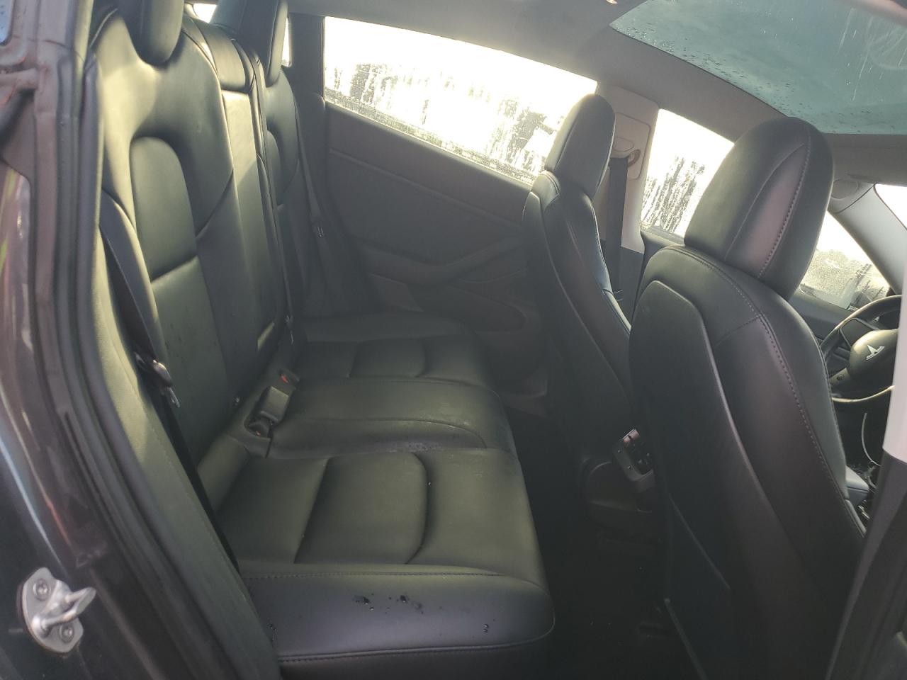 2018 Tesla Model 3 VIN: 5YJ3E1EA8JF163343 Lot: 90099595