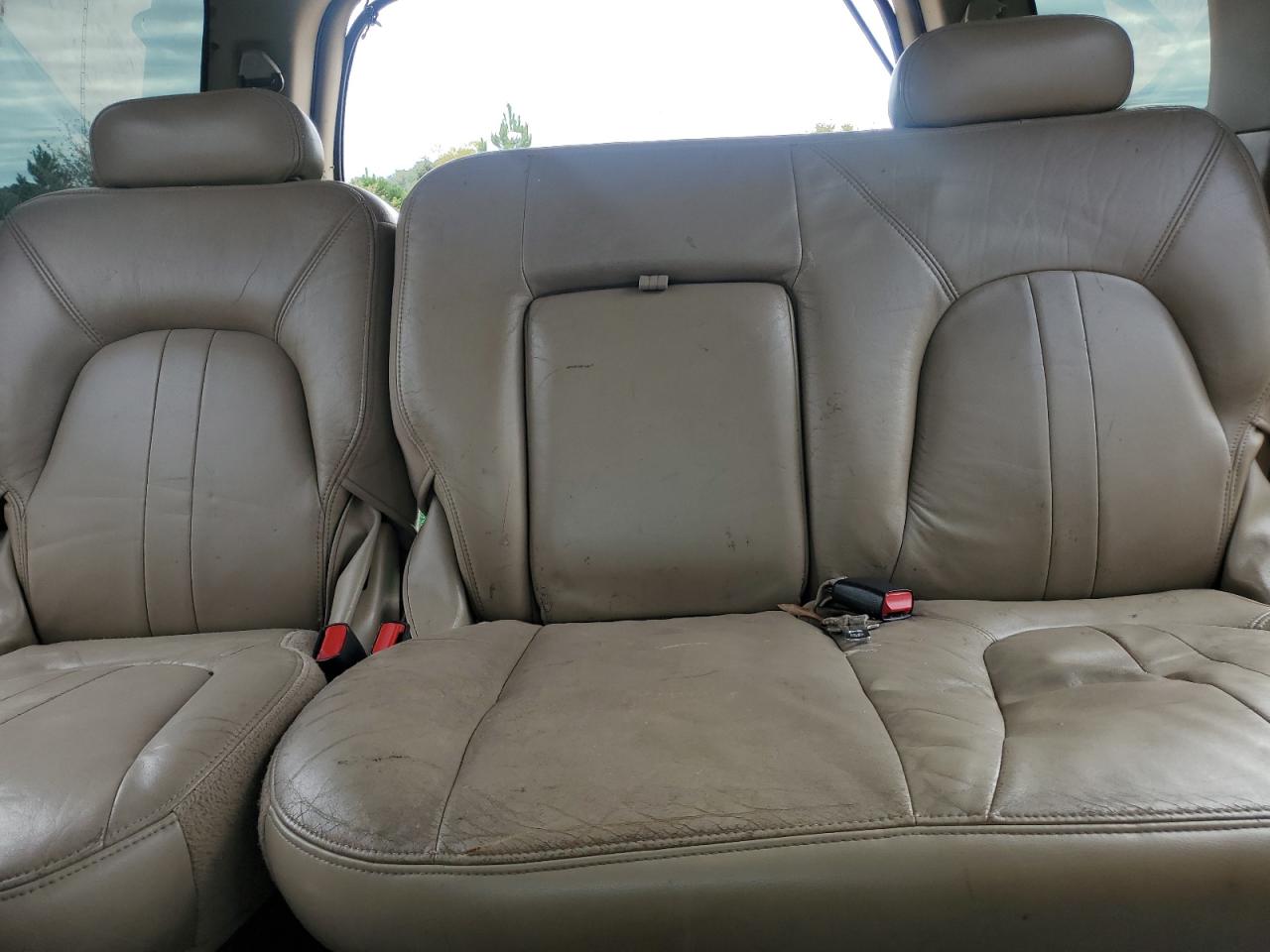 2000 Ford Expedition Eddie Bauer VIN: 1FMRU17L7YLB40831 Lot: 86040035