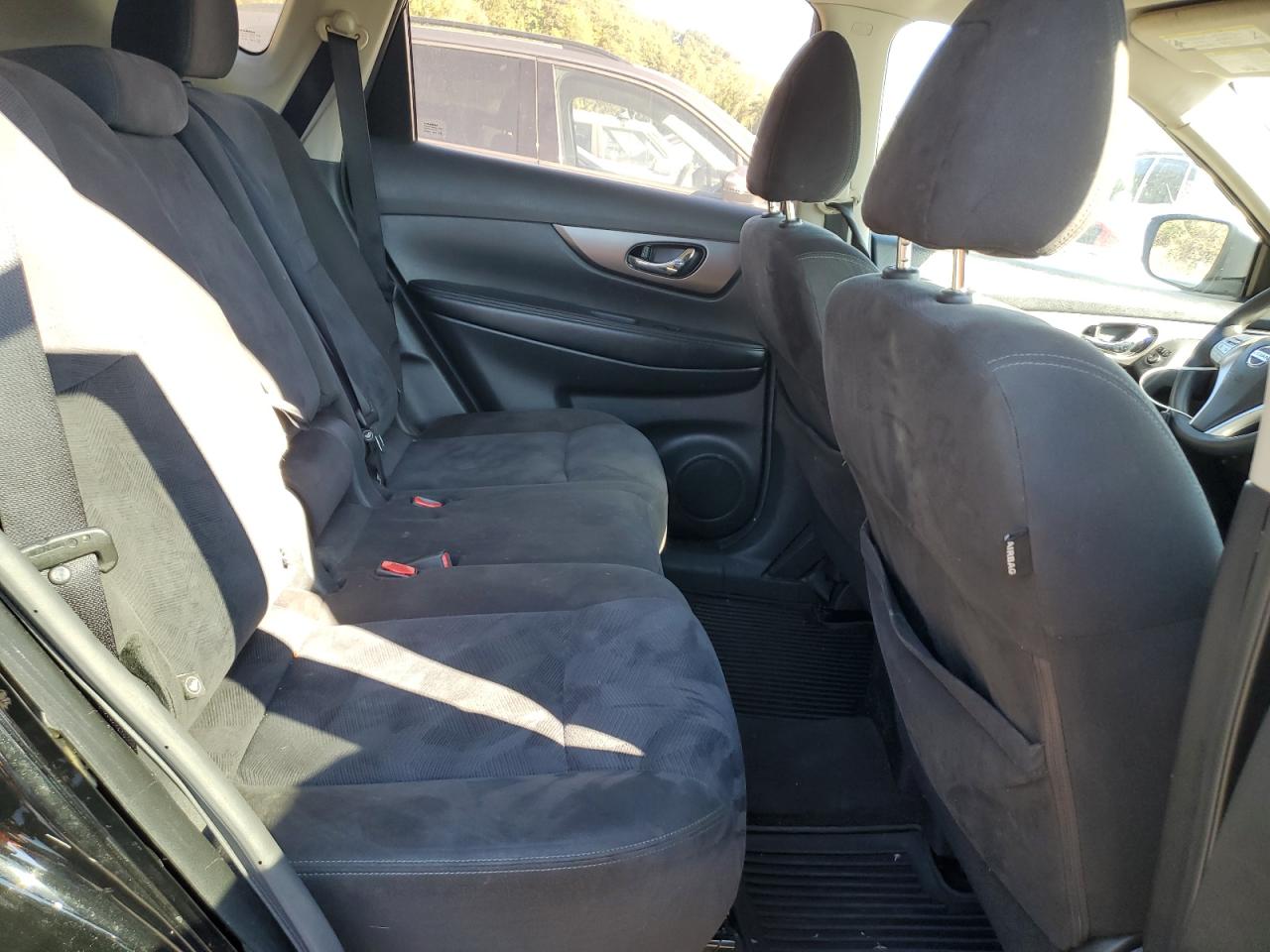 2015 Nissan Rogue S VIN: KNMAT2MV9FP537785 Lot: 84301665