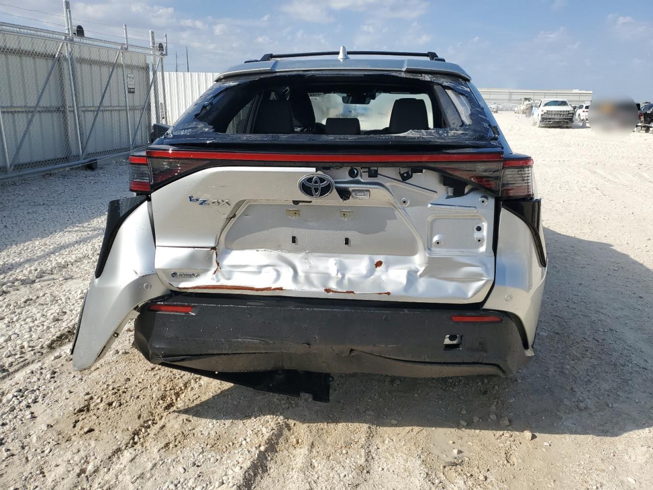 2024 Toyota Bz4X Xle VIN: JTMAAAAA2RA034172 Lot: 87262865