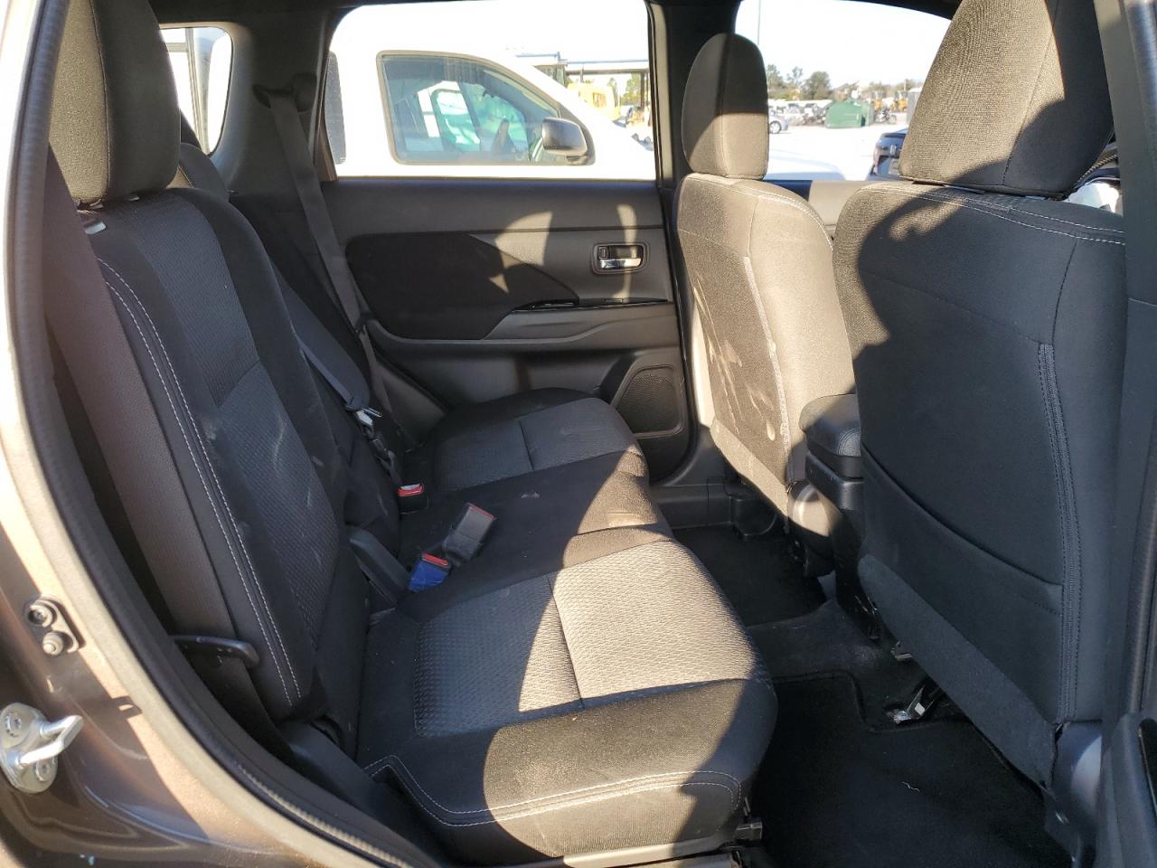 2018 Mitsubishi Outlander Se VIN: JA4AZ3A32JZ026840 Lot: 82738415