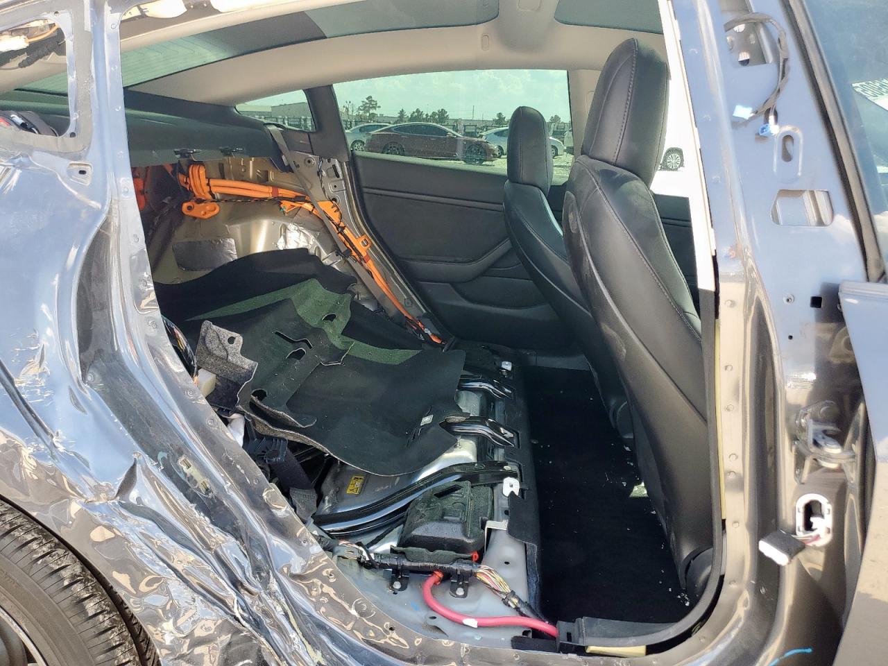 2018 Tesla Model 3 VIN: 5YJ3E1EB9JF114323 Lot: 84976905