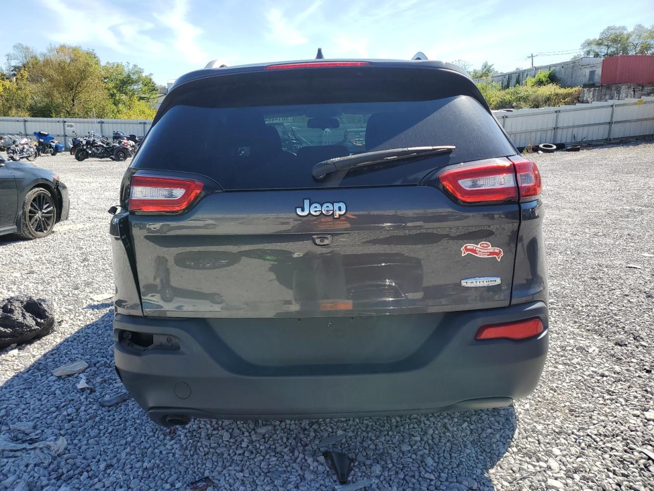 2017 Jeep Cherokee Latitude VIN: 1C4PJLCB8HW617052 Lot: 86148645