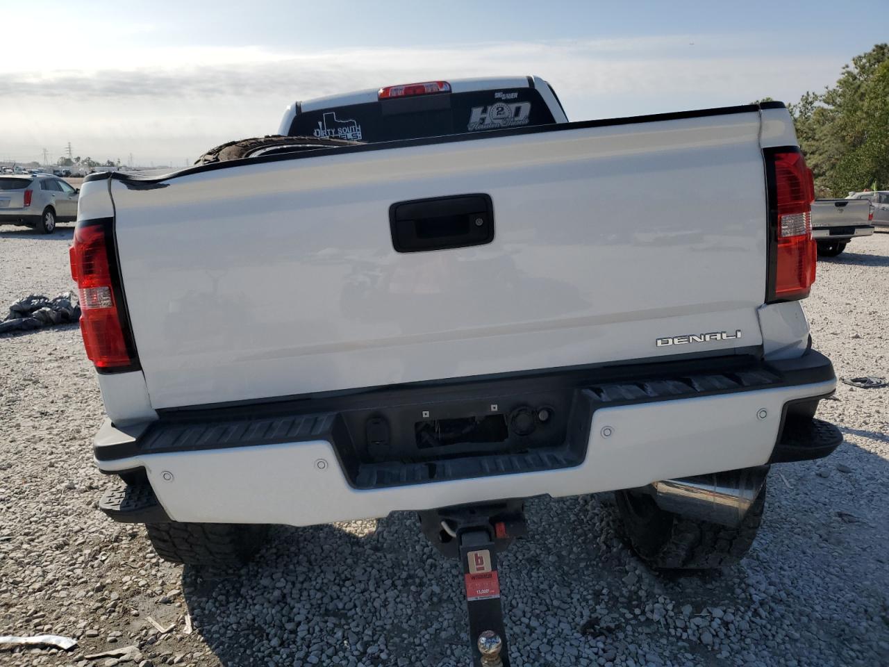 2015 GMC Sierra K2500 Denali VIN: 1GT120E80FF573662 Lot: 89630325