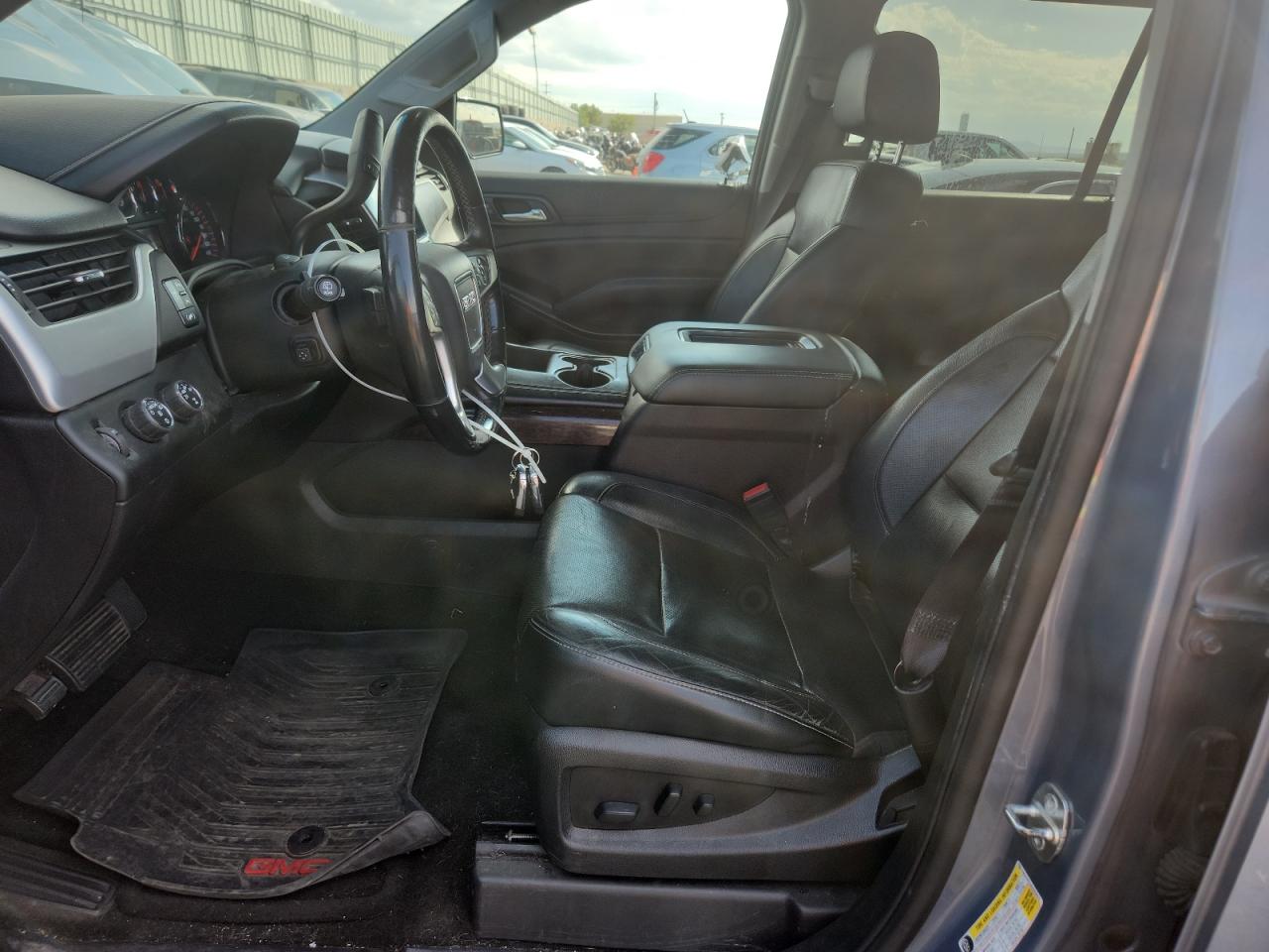 2016 GMC Yukon Xl K1500 Slt VIN: 1GKS2GKC3GR319373 Lot: 82250555