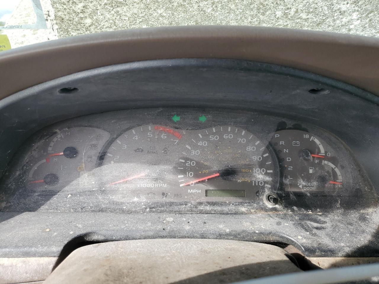 2002 Toyota Sequoia Sr5 VIN: 5TDBT44A92S096317 Lot: 87093565