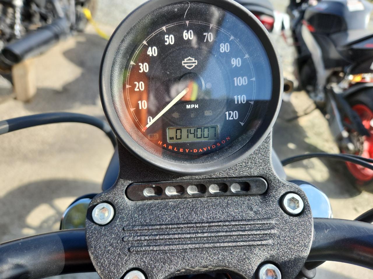 2019 Harley-Davidson Xl883 N VIN: 1HD4LE218KC427647 Lot: 70462645