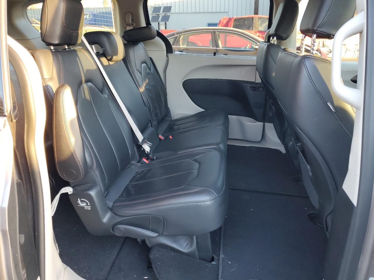 2017 Chrysler Pacifica Touring L VIN: 2C4RC1BG9HR822957 Lot: 87300115