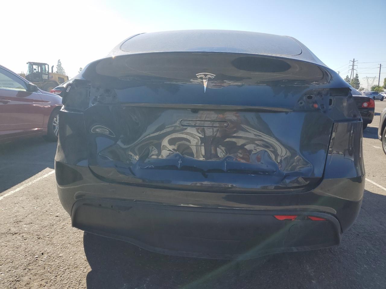 2024 Tesla Model Y VIN: 7SAYGDED3RF118899 Lot: 87443625