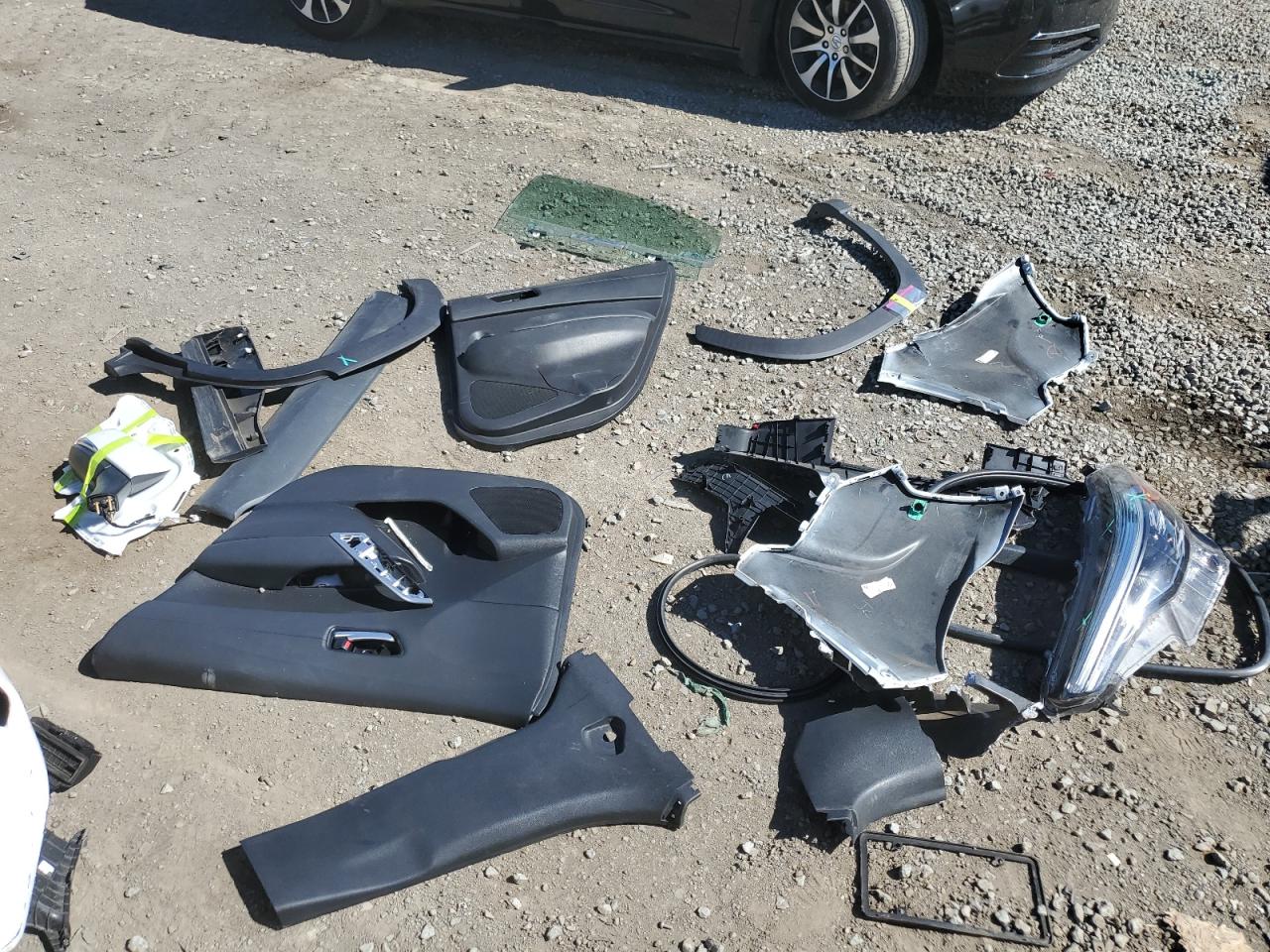 2022 Toyota Corolla Cross Xle VIN: 7MUDAAAG2NV023872 Lot: 82490075