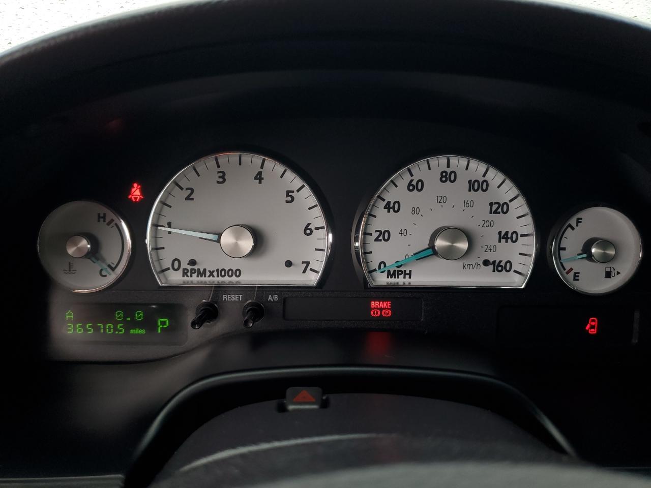 2004 Ford Thunderbird VIN: 1FAHP60A44Y110136 Lot: 82710475