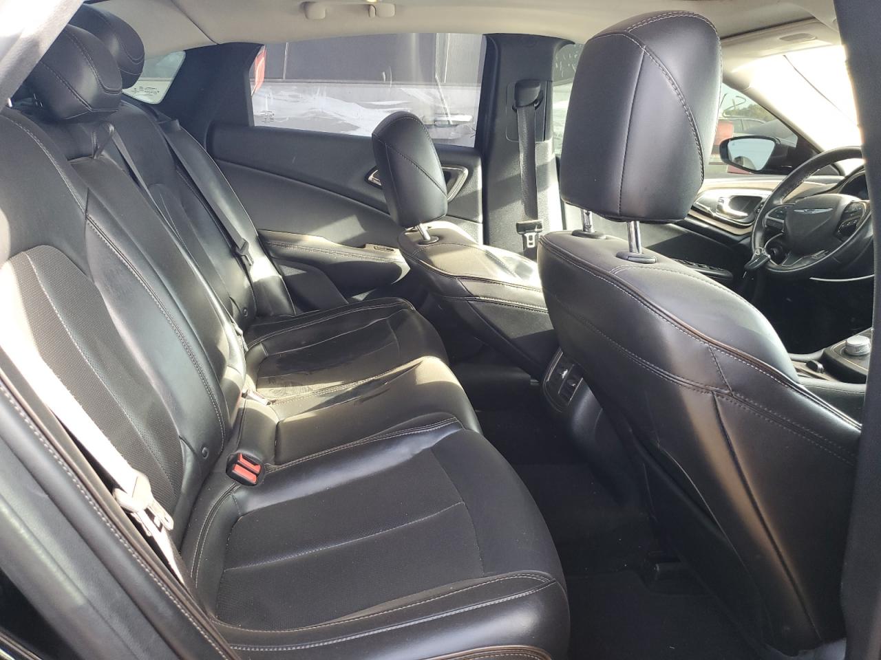 2015 Chrysler 200 C VIN: 1C3CCCEG2FN530370 Lot: 81838605