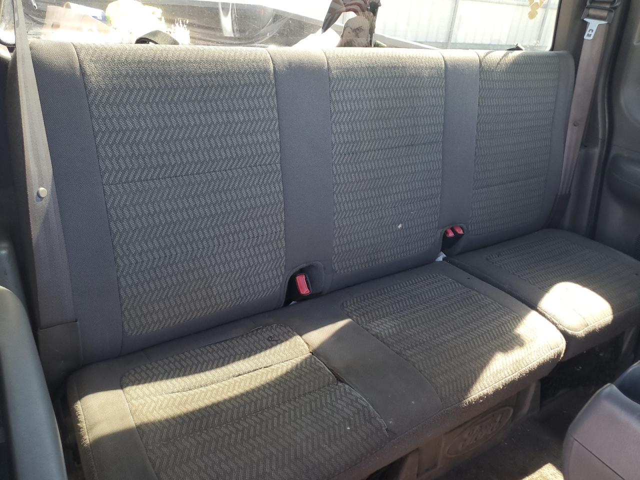 2002 Ford F150 VIN: 1FTRX18W42NA15396 Lot: 84657255