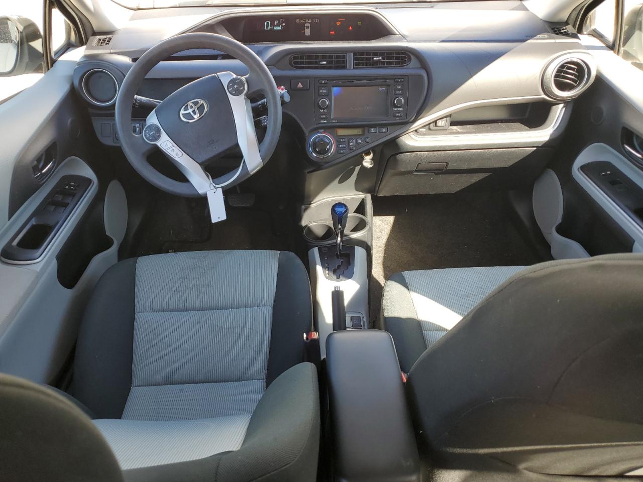 2014 Toyota Prius C VIN: JTDKDTB38E1068005 Lot: 82637165