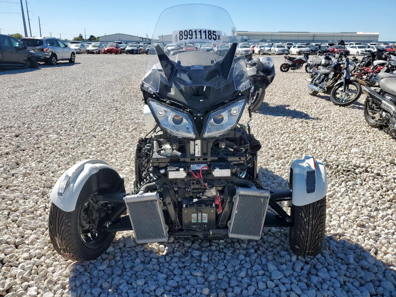 2019 Can-Am Spyder Roadster Rt white null gas 2BXNBDD23KV001081 photo #3