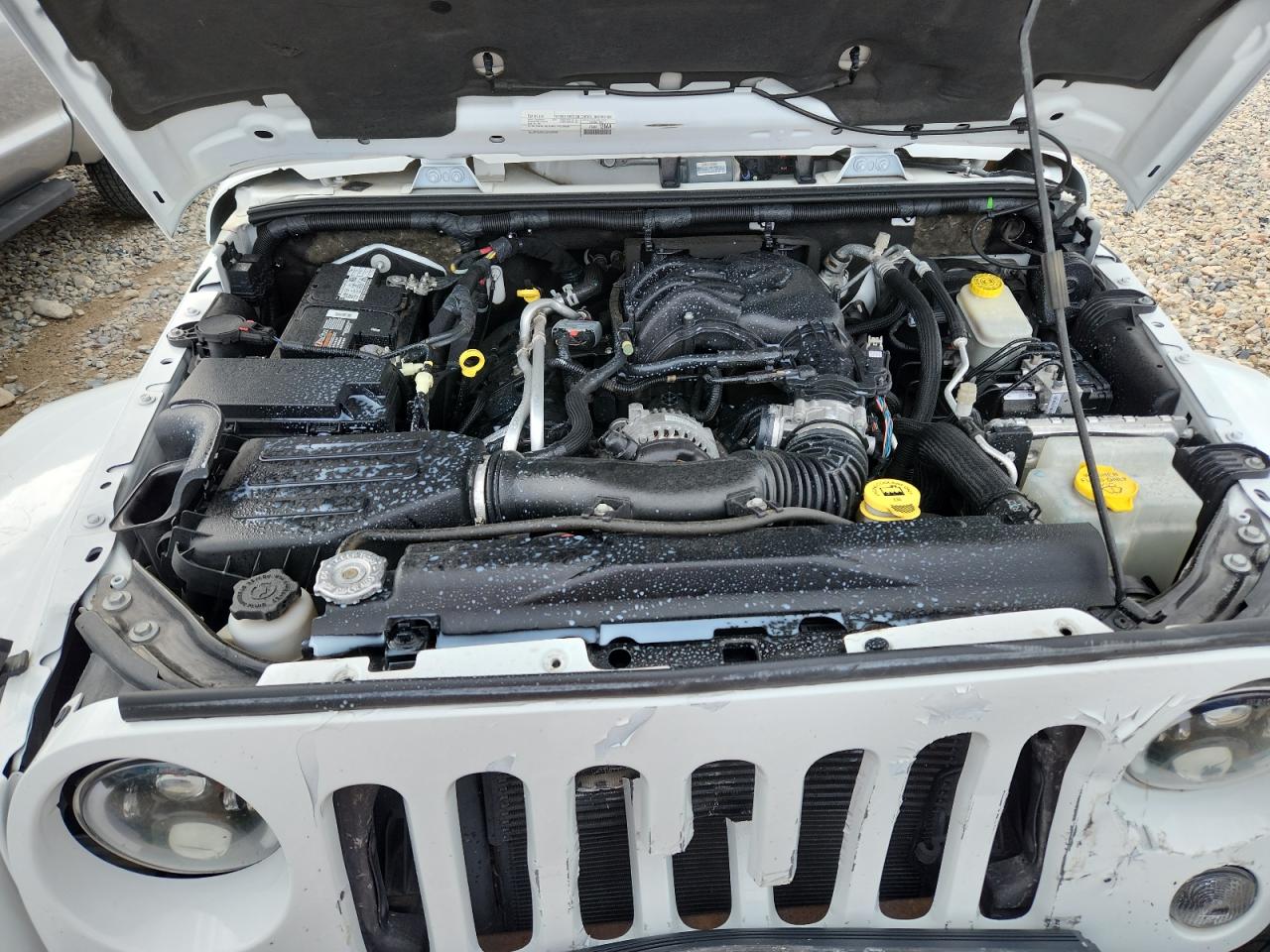 2015 Jeep Wrangler Unlimited Rubicon VIN: 1C4BJWFG4FL772490 Lot: 85526295
