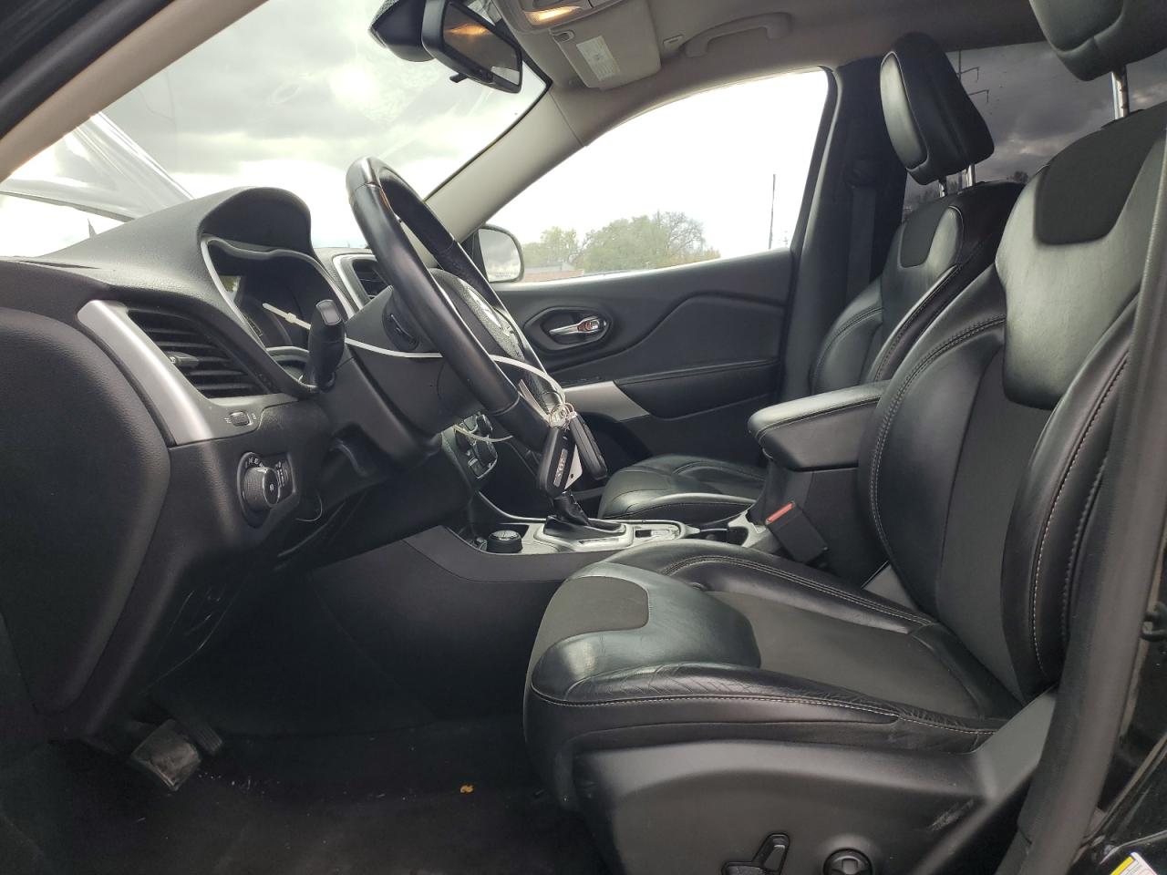 2018 Jeep Cherokee Latitude Plus VIN: 1C4PJMLB3JD572268 Lot: 82620095