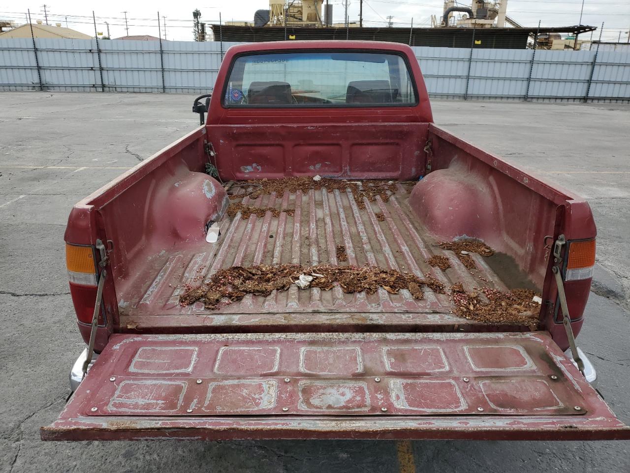 1992 Toyota Pickup 1/2 Ton Short Wheelbase VIN: JT4RN81A8N0088561 Lot: 82458485