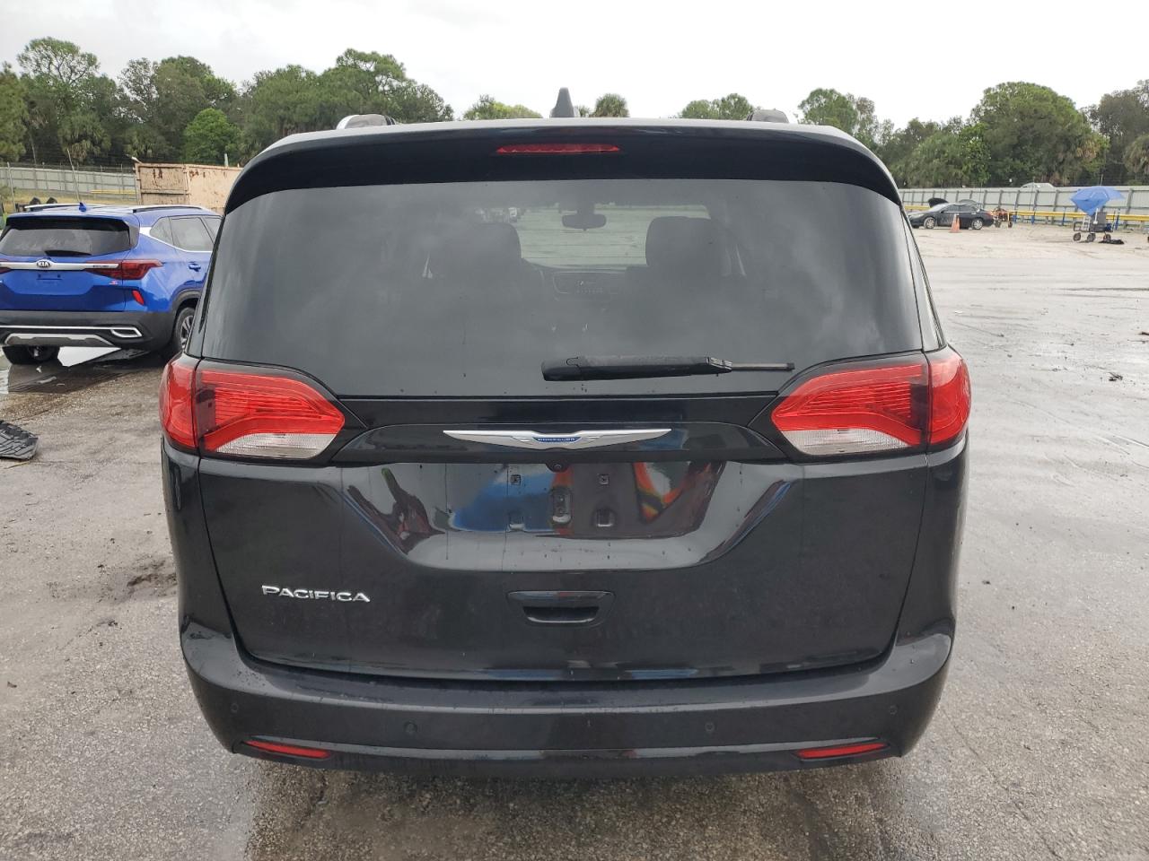 2018 Chrysler Pacifica Touring L VIN: 2C4RC1BG6JR119290 Lot: 85492175